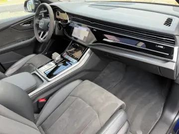 AUDI RSQ8 4.0 TFSI quattro HD Matrix ACC AHK B&O Pano