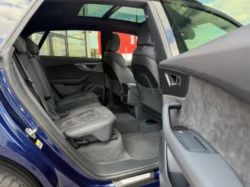 AUDI RSQ8 4.0 TFSI quattro HD Matrix ACC AHK B&O Pano