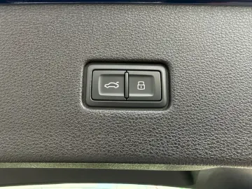 AUDI RSQ8 4.0 TFSI quattro HD Matrix ACC AHK B&O Pano