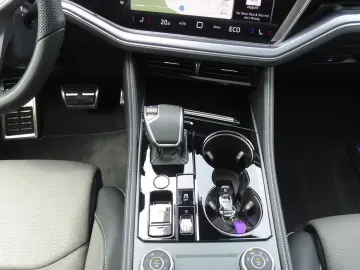 VW Touareg R-Line 3.0 V6 4MOTION