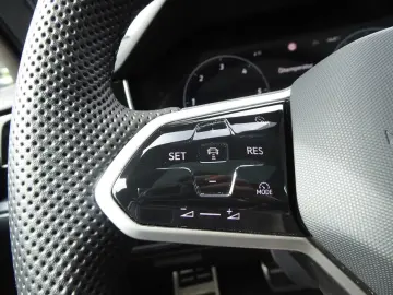 VW Touareg R-Line 3.0 V6 4MOTION