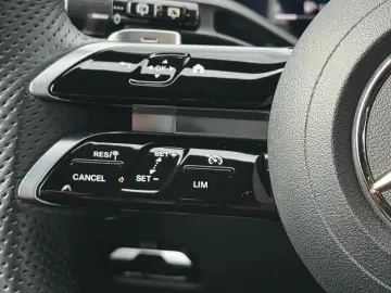 MERCEDES-BENZ GLC 200 4M AMG RüKam Memory el. HK LED&hellip;