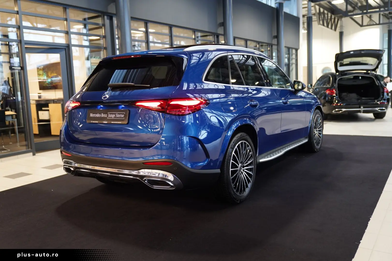 MERCEDES-BENZ GLC 220 d 4M AMG Line Vielspeiche Panorama AHK