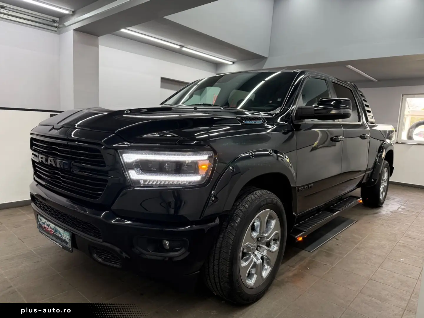 DODGE RAM 1500 5.7 V8 HEMI eTORQUE Bighorn