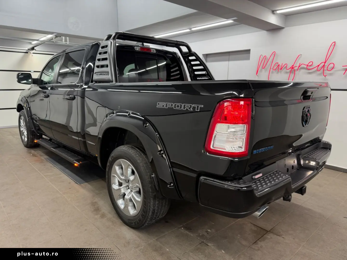 DODGE RAM 1500 5.7 V8 HEMI eTORQUE Bighorn