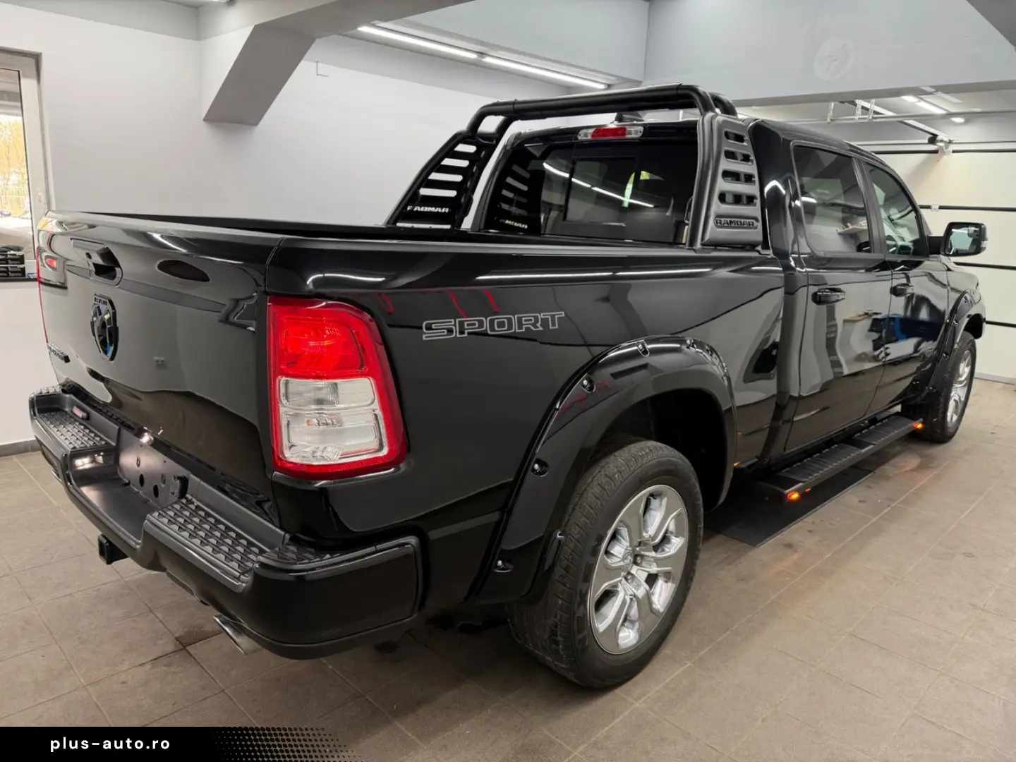 DODGE RAM 1500 5.7 V8 HEMI eTORQUE Bighorn