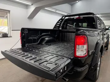 DODGE RAM 1500 5.7 V8 HEMI eTORQUE Bighorn