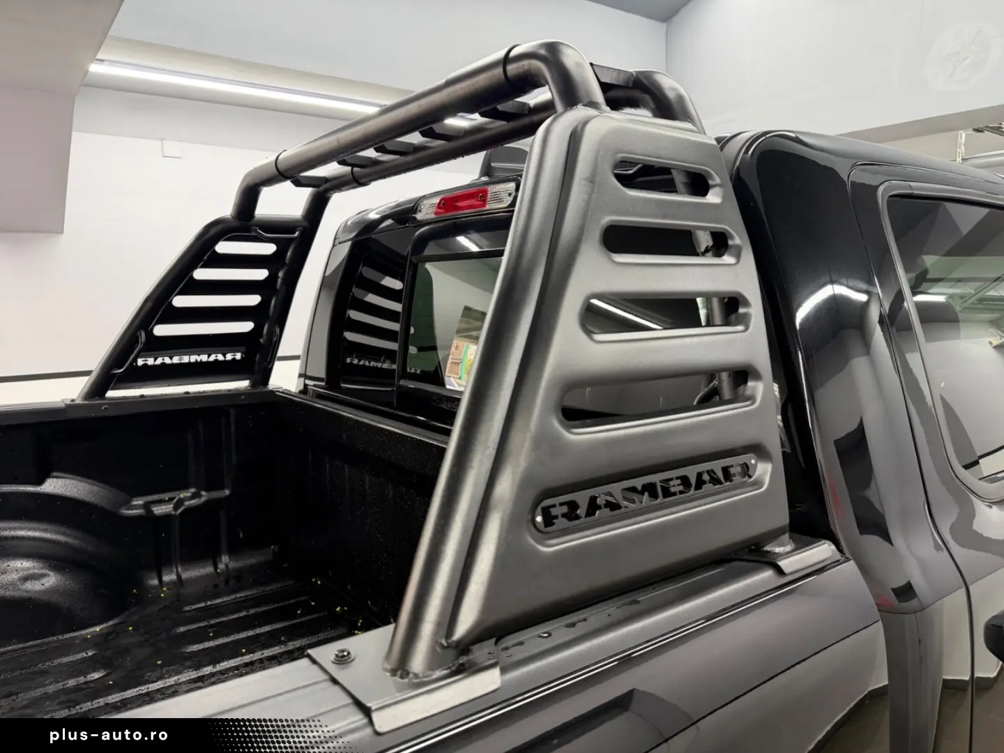 DODGE RAM 1500 5.7 V8 HEMI eTORQUE Bighorn