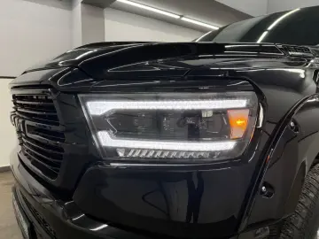 DODGE RAM 1500 5.7 V8 HEMI eTORQUE Bighorn