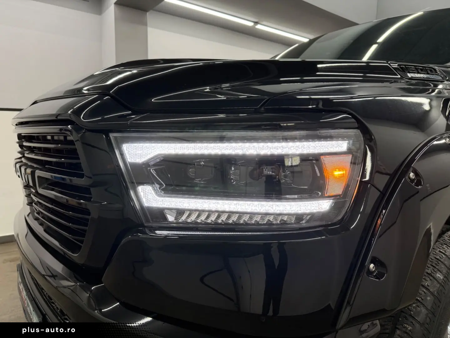 DODGE RAM 1500 5.7 V8 HEMI eTORQUE Bighorn