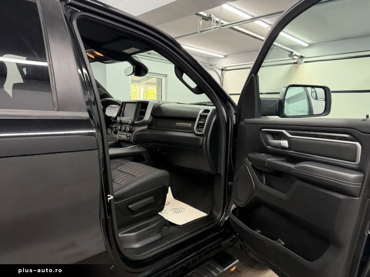 DODGE RAM 1500 5.7 V8 HEMI eTORQUE Bighorn