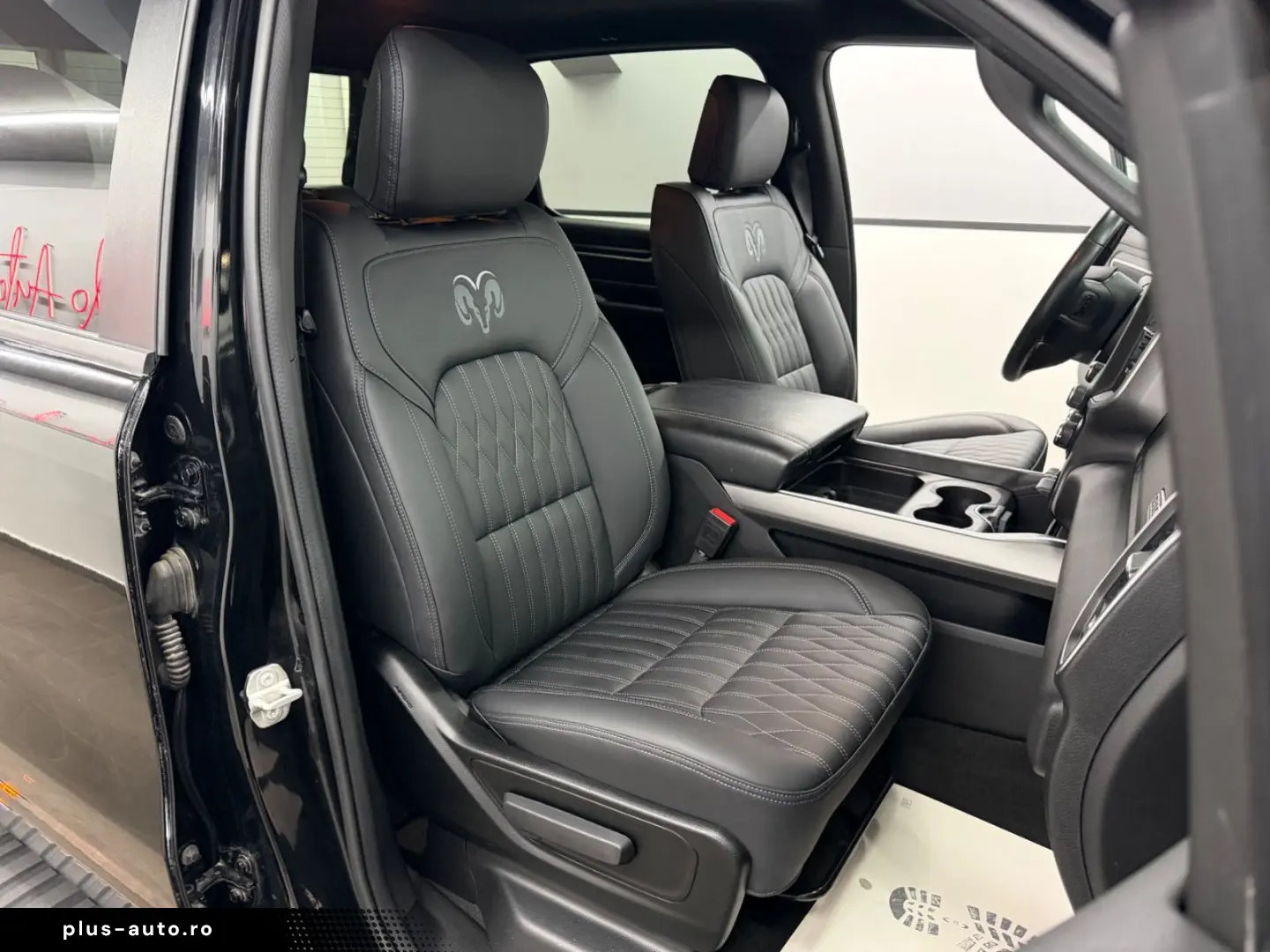 DODGE RAM 1500 5.7 V8 HEMI eTORQUE Bighorn