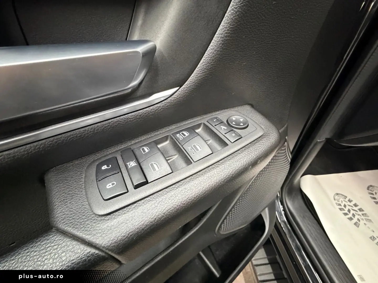 DODGE RAM 1500 5.7 V8 HEMI eTORQUE Bighorn