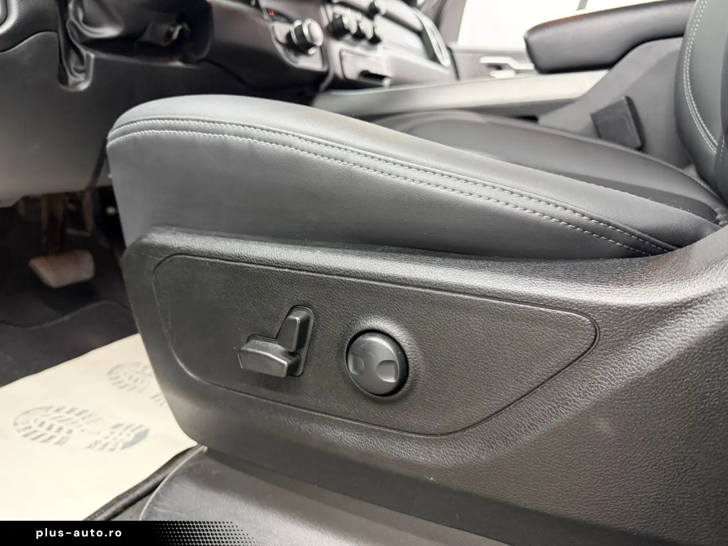 DODGE RAM 1500 5.7 V8 HEMI eTORQUE Bighorn