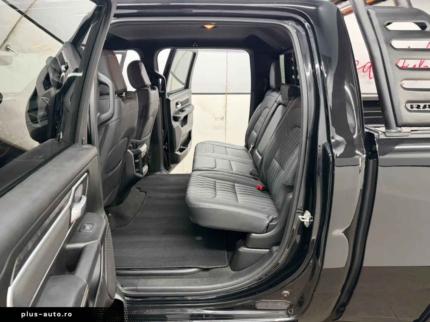 DODGE RAM 1500 5.7 V8 HEMI eTORQUE Bighorn