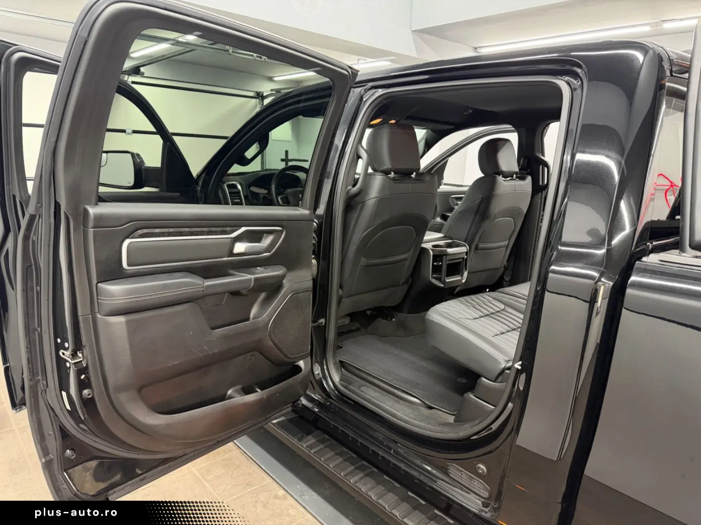 DODGE RAM 1500 5.7 V8 HEMI eTORQUE Bighorn