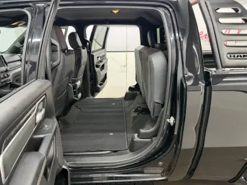DODGE RAM 1500 5.7 V8 HEMI eTORQUE Bighorn