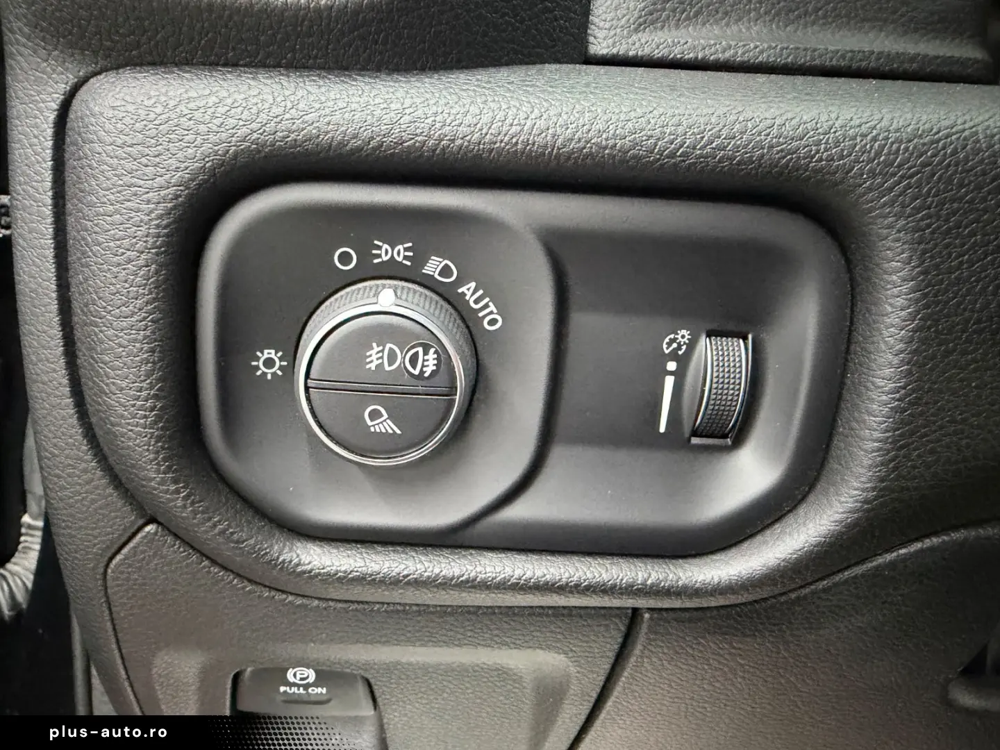 DODGE RAM 1500 5.7 V8 HEMI eTORQUE Bighorn