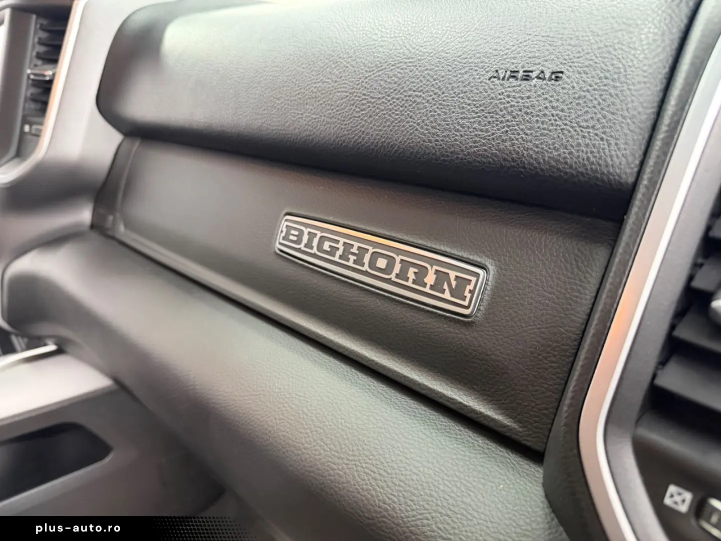 DODGE RAM 1500 5.7 V8 HEMI eTORQUE Bighorn