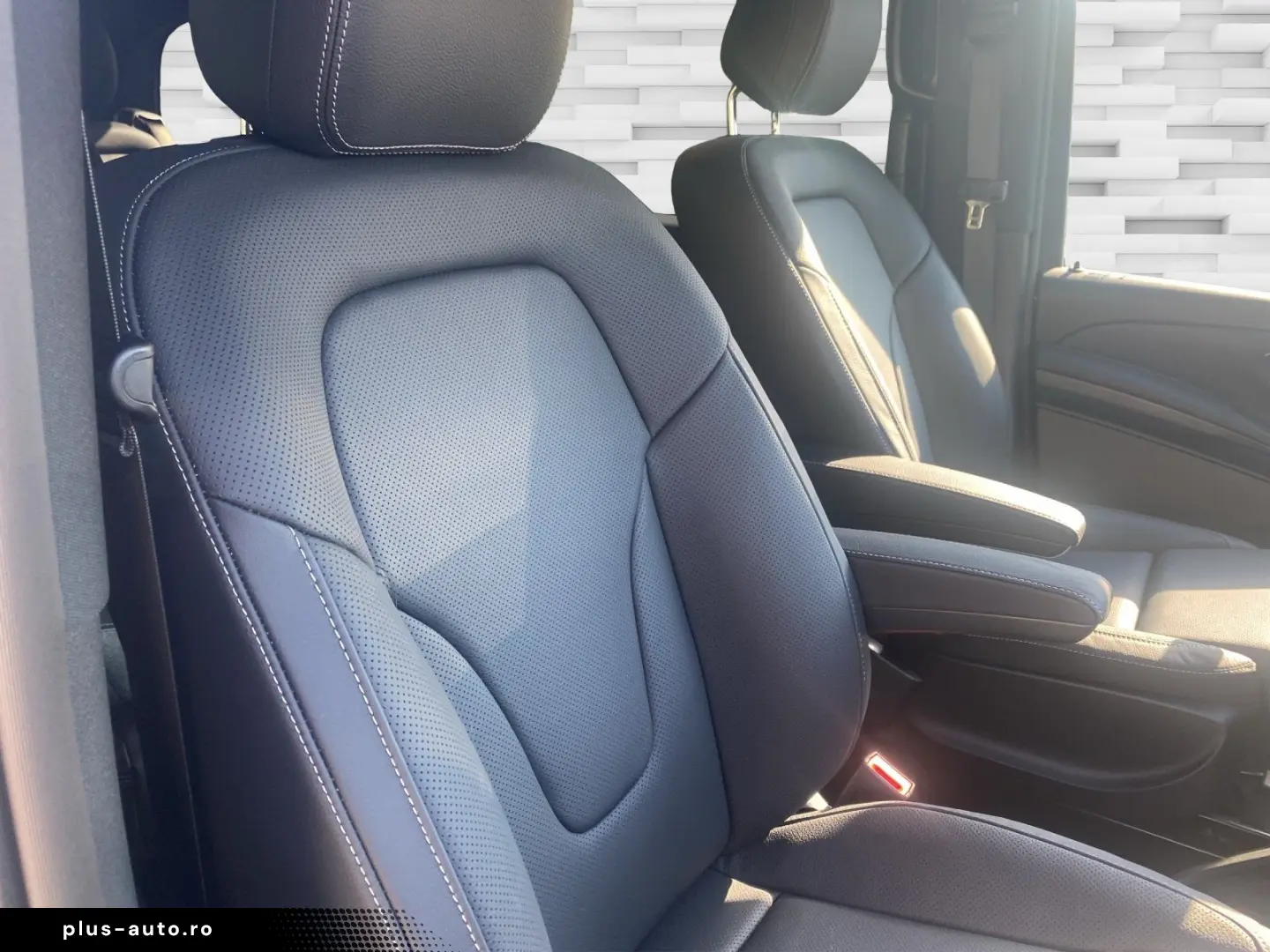 MERCEDES-BENZ V 300 d AVANTGARDE Lang Standh. AHK LED 360Kam