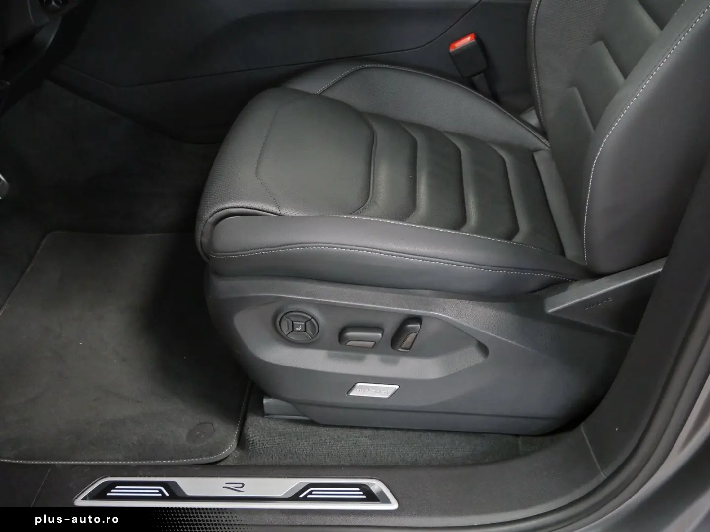 VW Touareg 3.0 TSI R-Line 4M 22Z DYNAUDIO Massage