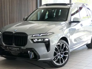 BMW X7 xDrive 40 d M Sport SKY-Lounge B&W 22  ICONIC