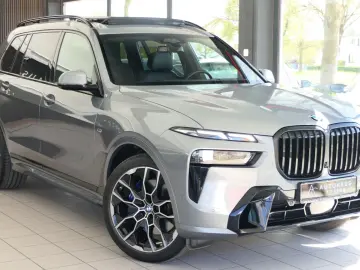 BMW X7 xDrive 40 d M Sport SKY-Lounge B&W 22  ICONIC