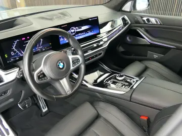 BMW X7 xDrive 40 d M Sport SKY-Lounge B&W 22  ICONIC