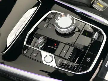 BMW X7 xDrive 40 d M Sport SKY-Lounge B&W 22  ICONIC