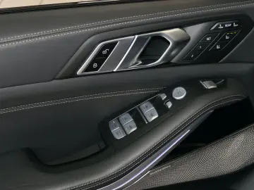 BMW X7 xDrive 40 d M Sport SKY-Lounge B&W 22  ICONIC