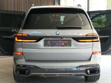 BMW X7 xDrive 40 d M Sport SKY-Lounge B&W 22  ICONIC