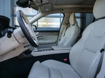 VOLVO XC90 FACELIFT Plus Bright Recharge Plug-In Hybri