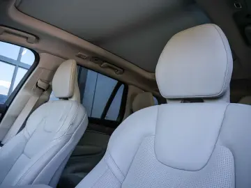 VOLVO XC90 FACELIFT Plus Bright Recharge Plug-In Hybri