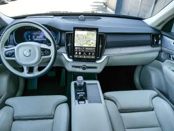 VOLVO XC90 FACELIFT Plus Bright Recharge Plug-In Hybri