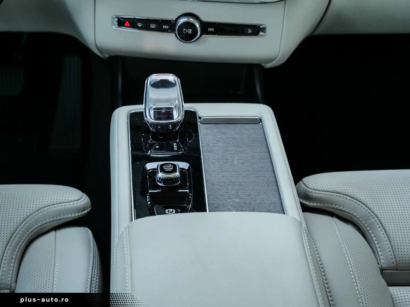 VOLVO XC90 FACELIFT Plus Bright Recharge Plug-In Hybri