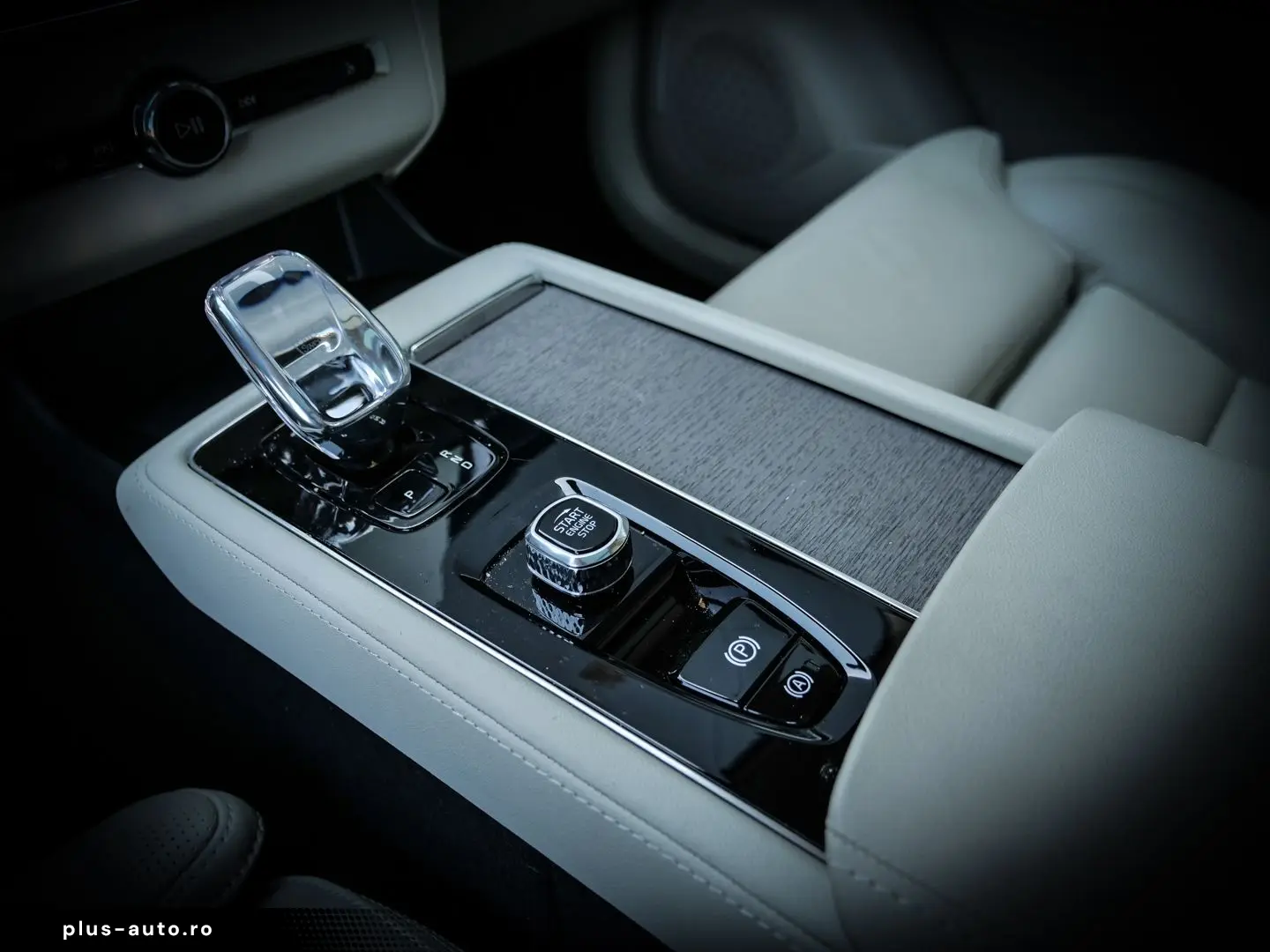 VOLVO XC90 FACELIFT Plus Bright Recharge Plug-In Hybri