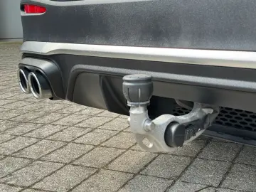 MERCEDES-BENZ GLC 43 4M Premium Plus PerfoLenk Distro Pano
