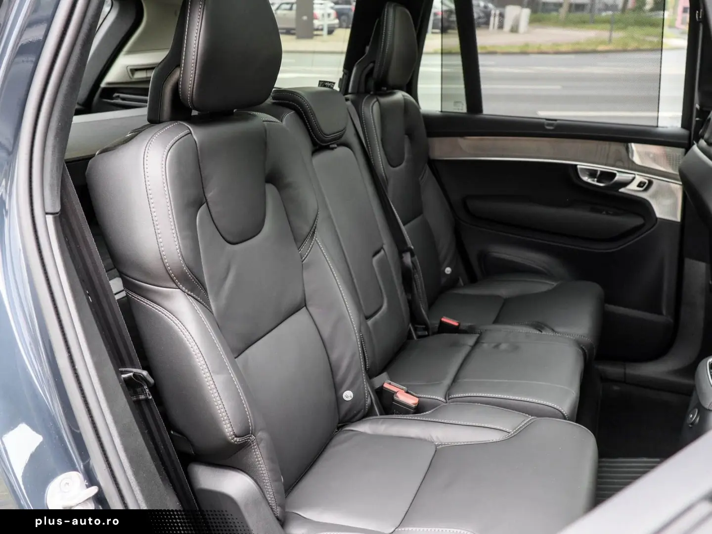 VOLVO XC90 T8 AWD Ultra Dark NP 108.620 -  B&W FOUR-C