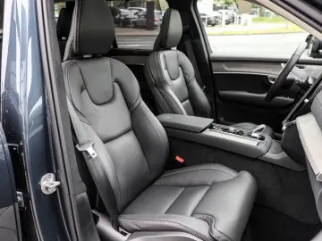 VOLVO XC90 T8 AWD Ultra Dark NP 108.620 -  B&W FOUR-C