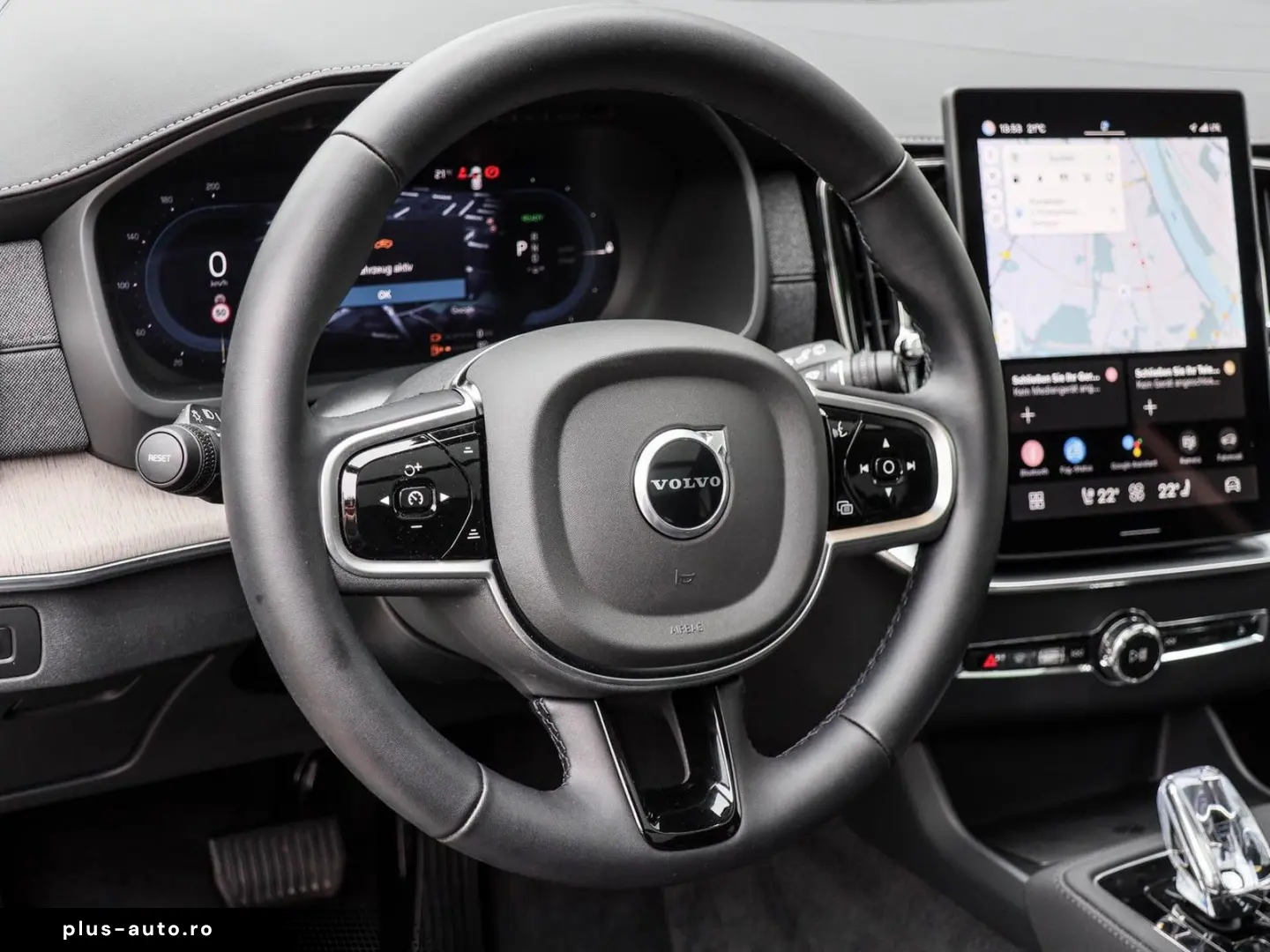 VOLVO XC90 T8 AWD Ultra Dark NP 108.620 -  B&W FOUR-C