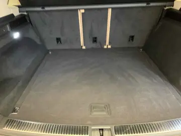 VW Touareg Elegance TDI 4M  AHK LUFTF STDHZ LEDER