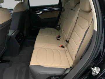 VW Touareg Elegance TDI 4M  AHK LUFTF STDHZ LEDER