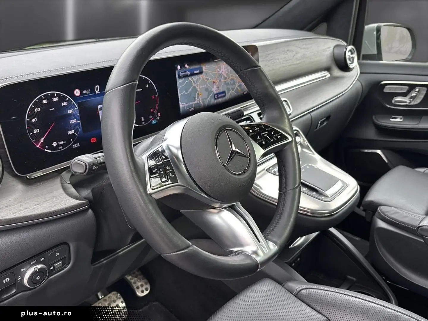 MERCEDES-BENZ V-Class 2024 — imagine 10