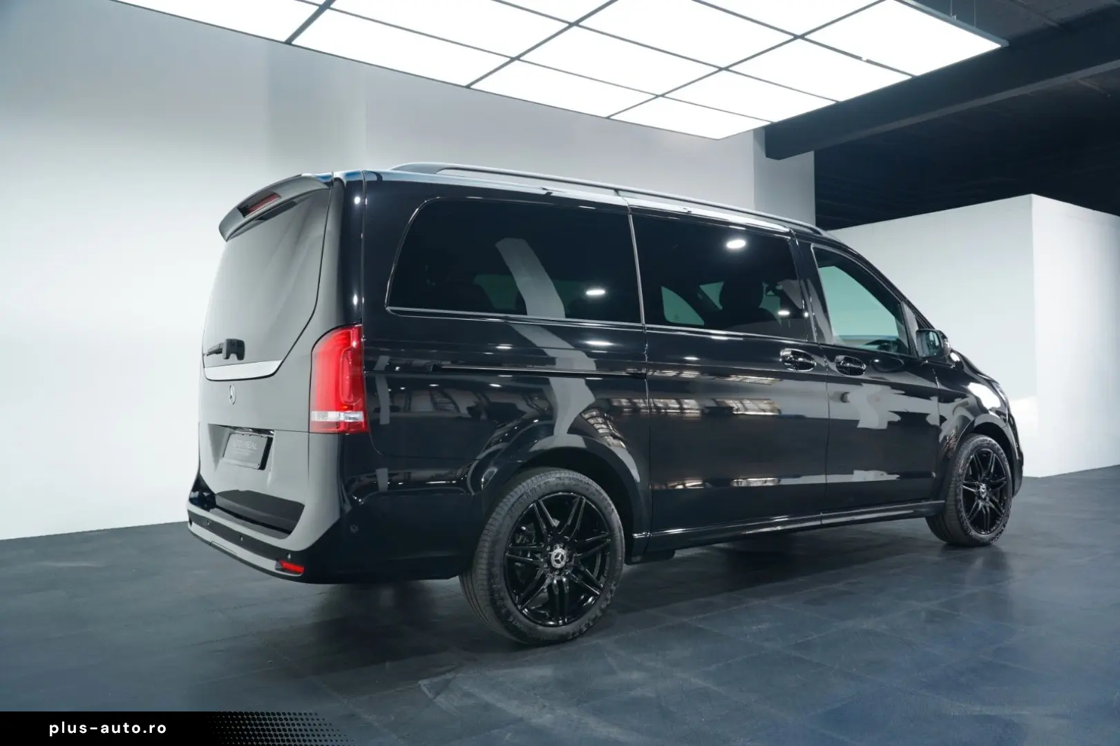 MERCEDES-BENZ V 300 d 4M L AVANTGARDE EDITION AMG 7-SITZER