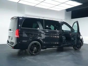 MERCEDES-BENZ V 300 d 4M L AVANTGARDE EDITION AMG 7-SITZER
