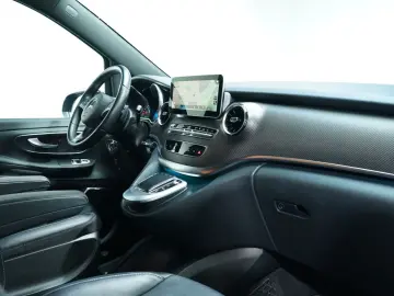 MERCEDES-BENZ V 300 d 4M L AVANTGARDE EDITION AMG 7-SITZER