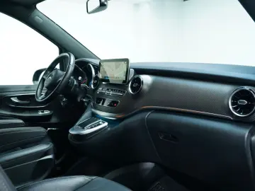 MERCEDES-BENZ V 300 d 4M L AVANTGARDE EDITION AMG 7-SITZER