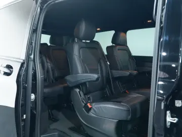 MERCEDES-BENZ V 300 d 4M L AVANTGARDE EDITION AMG 7-SITZER