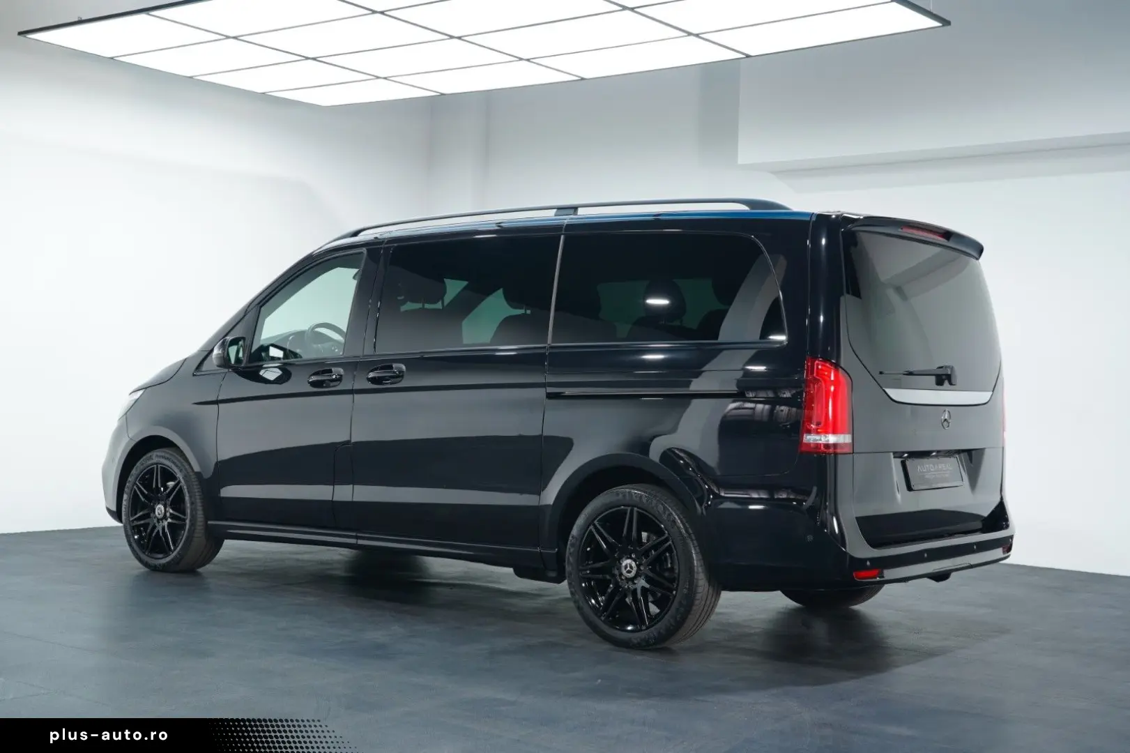 MERCEDES-BENZ V 300 d 4M L AVANTGARDE EDITION AMG 7-SITZER