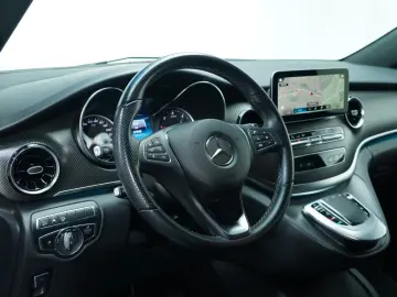 MERCEDES-BENZ V 300 d 4M L AVANTGARDE EDITION AMG 7-SITZER